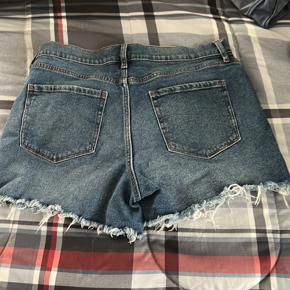 Women’s Ana Denim Shorts! - Picture 2 of 3